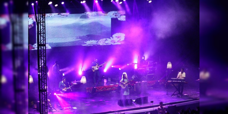 Mon Laferte se entrega a Morelia - Foto 9 