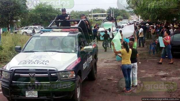 Retiran barricadas en Antúnez ante llegada del Ejército y Policía Federal - Foto 1 