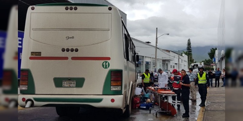 Mueren seis en choque de carroza fúnebre y autobús en Zacatecas 