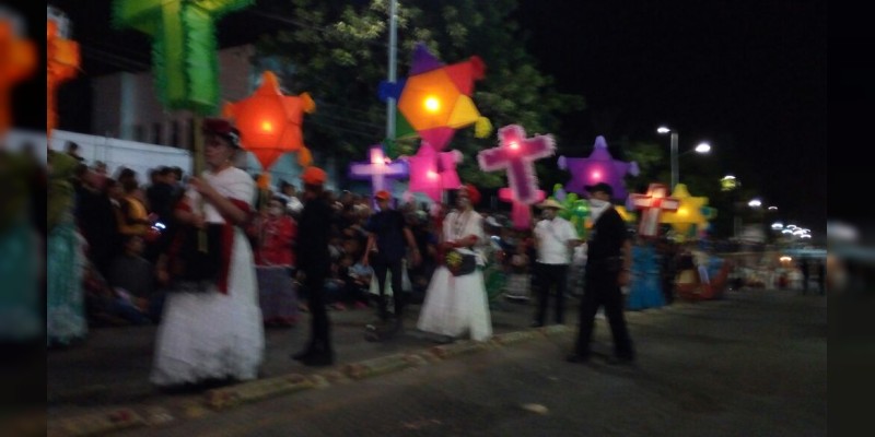 Celebran "El Paseo de las Luminarias" en Celaya Gto 