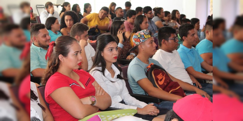 La educación debe ser prioridad de todos, porque a través de ella se manifiesta de mejor manera el bien común 