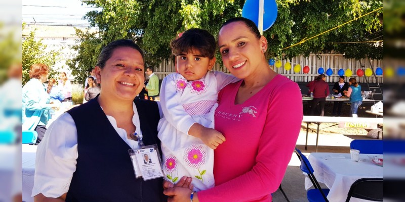 Hospital Psiquiátrico de Morelia apoya económicamente a niña con anemia aplásica - Foto 1 