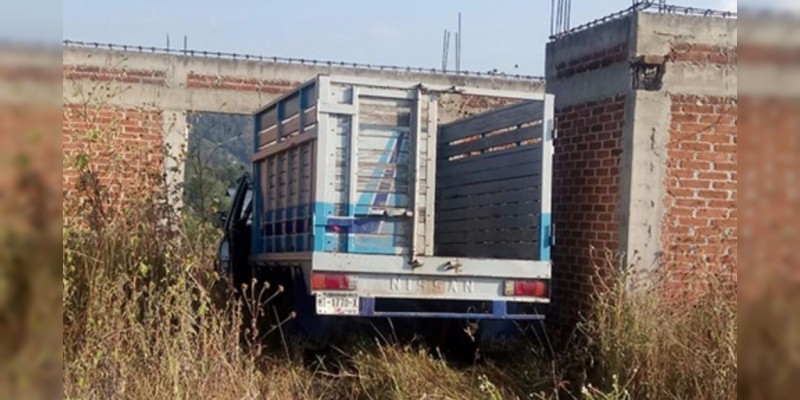 Recuperan dos vehículos robados en Zitácuaro - Foto 1 