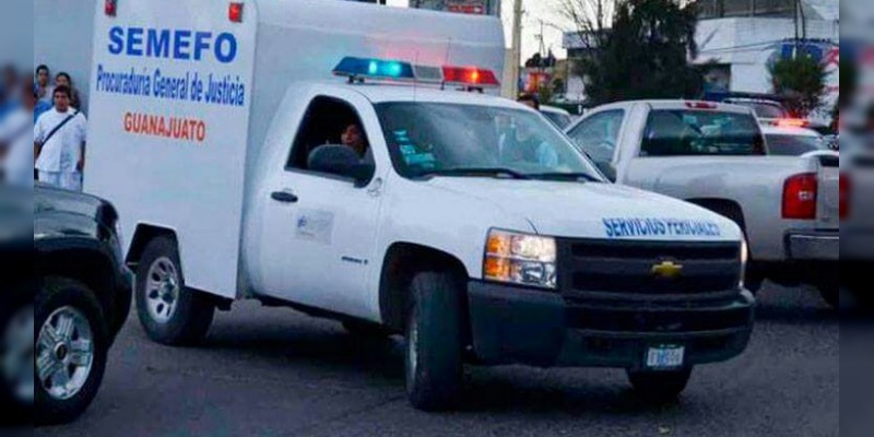 Asesinan a tres personas afuera de clínica en Salamanca 