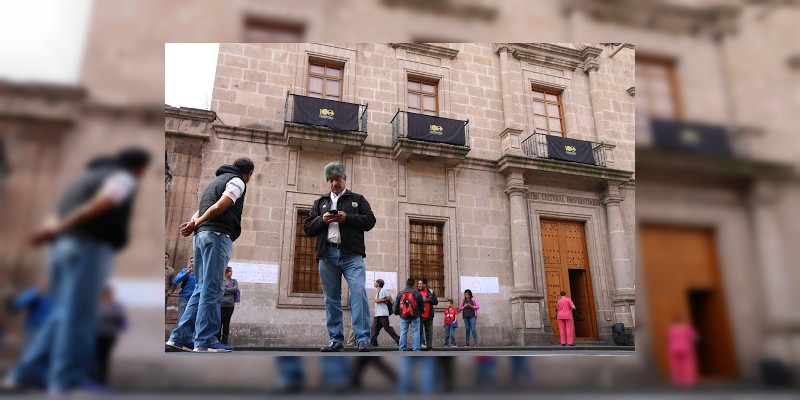 SUEUM bloquea Avenida Madero 