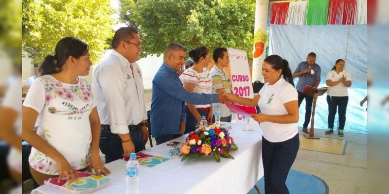 Trabajadores del DIF Michoacán acreditan curso de Protección Civil en Lázaro Cárdenas 