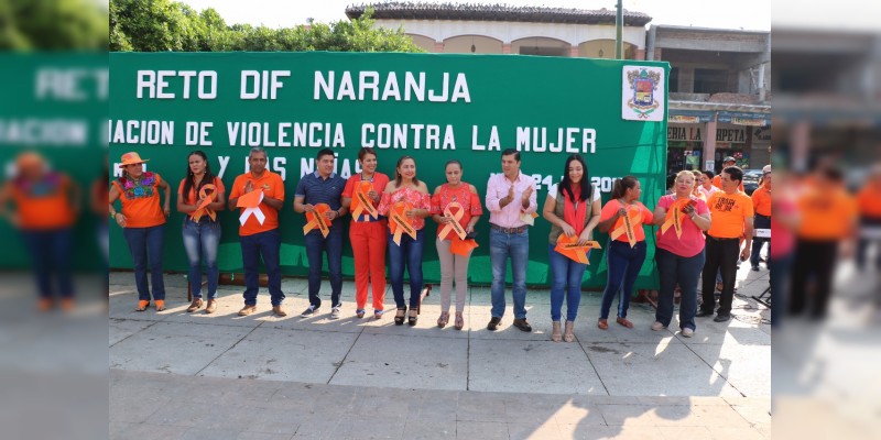 Conmemoran Día Internacional de la No Violencia contra las Mujeres en Apatzingán  