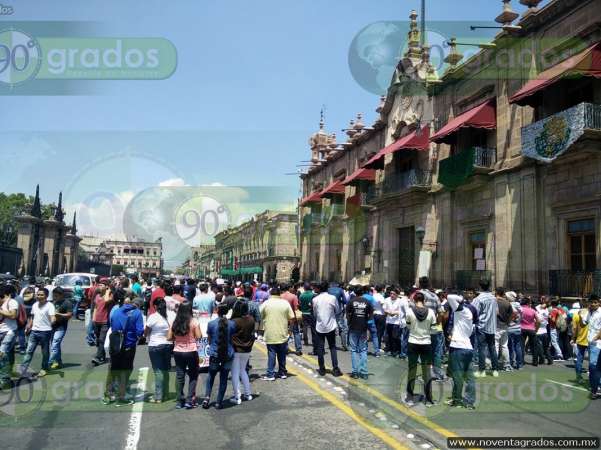 Se movilizan en Morelia jóvenes rechazados - Foto 3 