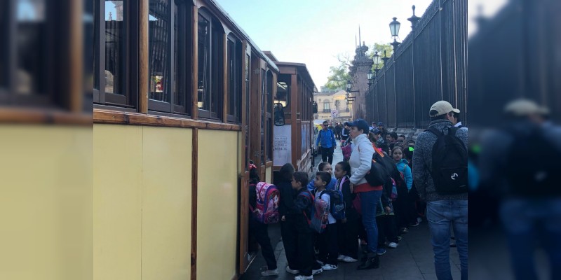 Realizan recorrido turístico por Morelia 98 niñas y niños: Sectur 