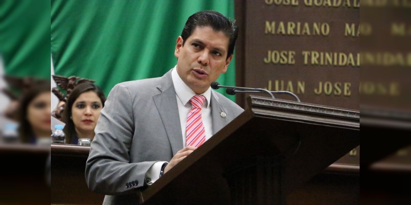 Propone Ernesto Núñez reducir sanciones a quienes actúen en defensa propia durante una agresión 