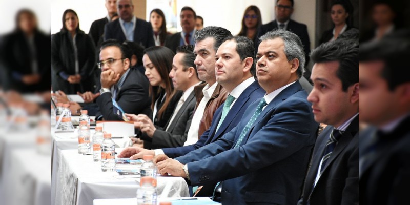Acerca Sedeco a clientes potenciales del puerto Lázaro Cárdenas en IX Encuentro de Negocios 