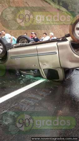Tres vehículos dañados y un herido en accidente vial en la Autopista Siglo XXI - Foto 7 