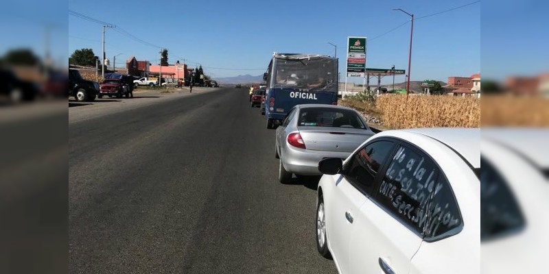 CNTE llega al centro de Morelia con su caravana motorizada 