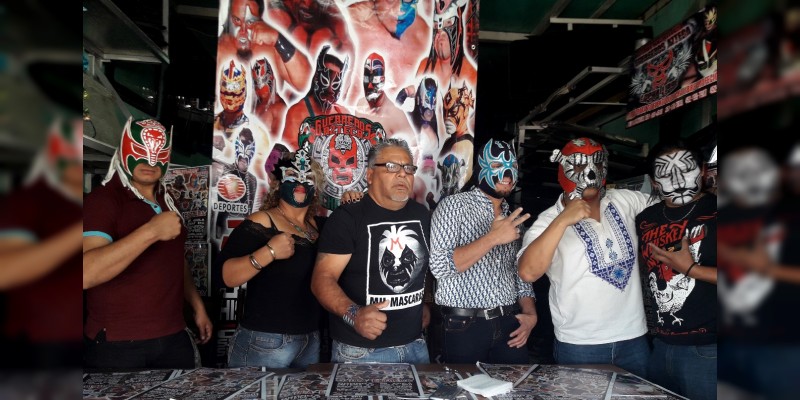 Lucha libre en  jaula extrema en Uruapan  