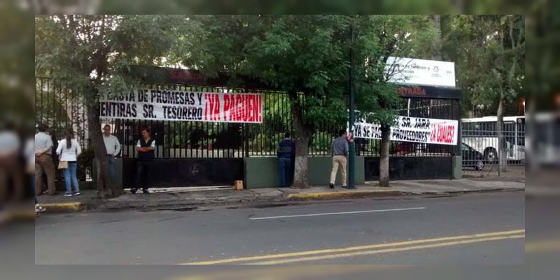 Sindicatos educativos aún exigen sus pagos de fin de año  