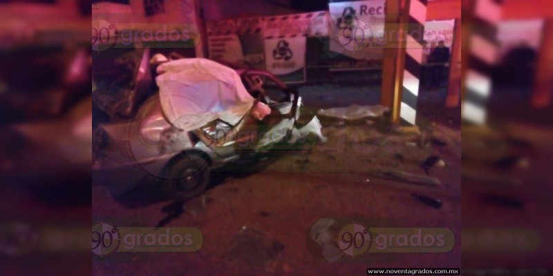 Morelia: Tres muertos, dos niños, en choque vehicular en salida Charo - Foto 1 