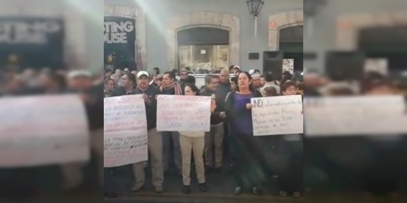 SPUM-SUEUM se manifiestan frente al Congreso del Estado 