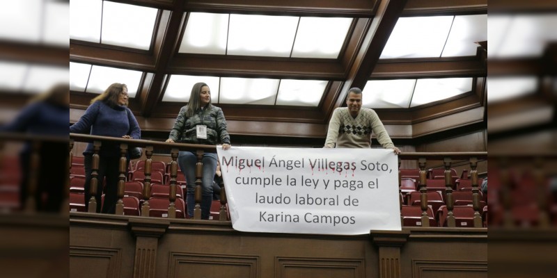 Karina Campos reclama su pago ante el Congreso Estatal, se le debe pagar un millón 40 mil pesos 