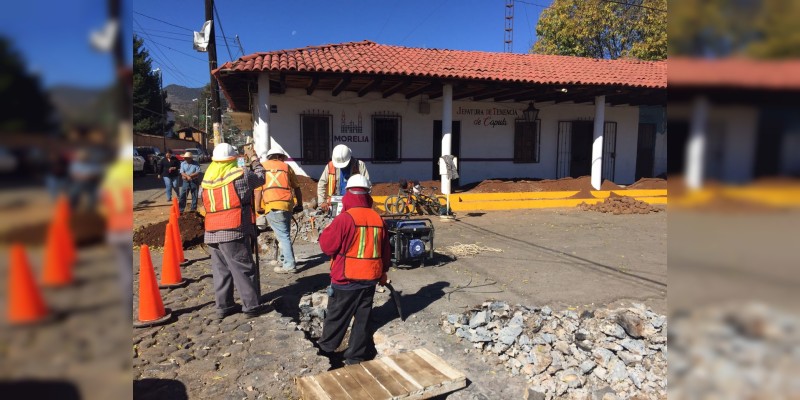 Ayuntamiento de Morelia supervisa la obra del cableado subterráneo en Capula 