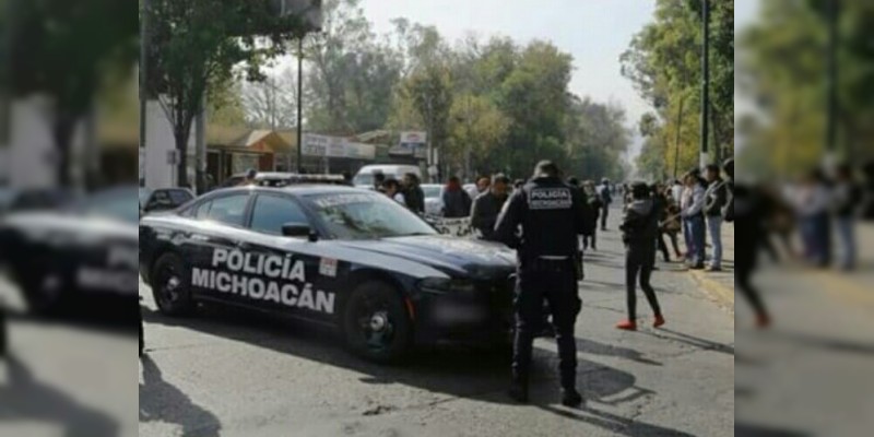 CNTE bloquea Calzada Ventura Puente 
