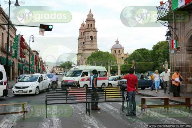 Aspirantes y rechazados bloquean la vialidad en Morelia - Foto 1 