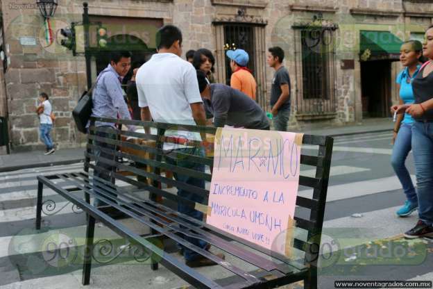 Aspirantes y rechazados bloquean la vialidad en Morelia - Foto 3 