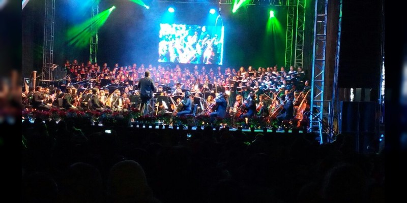 Realizaron el cuarto concierto de Navidad en la Calzada Independencia de Celaya 