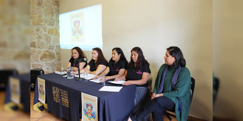 Presentación del Colectivo de Mujeres Transnacionales en la UNAM Centro Cultural Morelia 