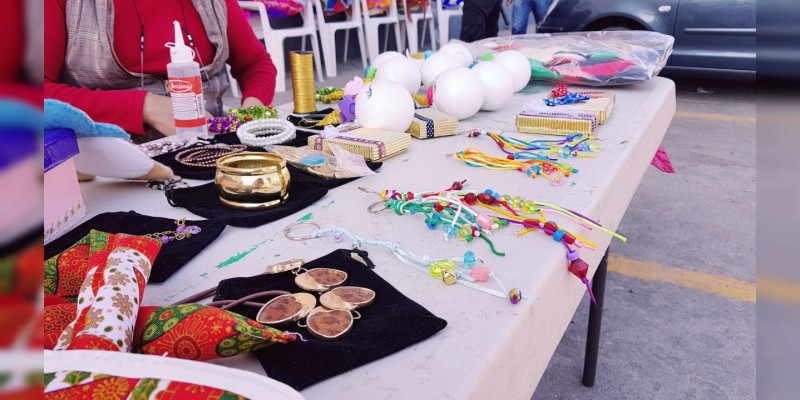 Pacientes de rehabilitación externa del Hospital Psiquiátrico de Morelia hacen su tradicional ”Bazar Navideño“ 2017  - Foto 0 