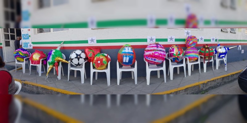 Pacientes de rehabilitación externa del Hospital Psiquiátrico de Morelia hacen su tradicional ”Bazar Navideño“ 2017  - Foto 1 