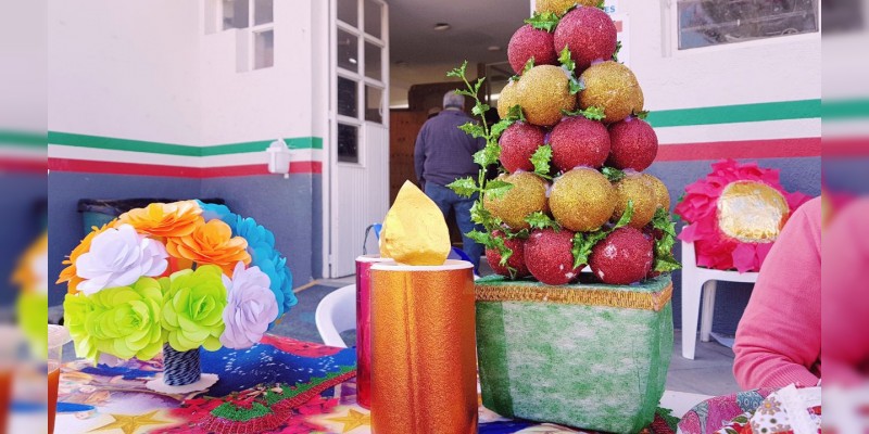 Pacientes de rehabilitación externa del Hospital Psiquiátrico de Morelia hacen su tradicional ”Bazar Navideño“ 2017  - Foto 2 