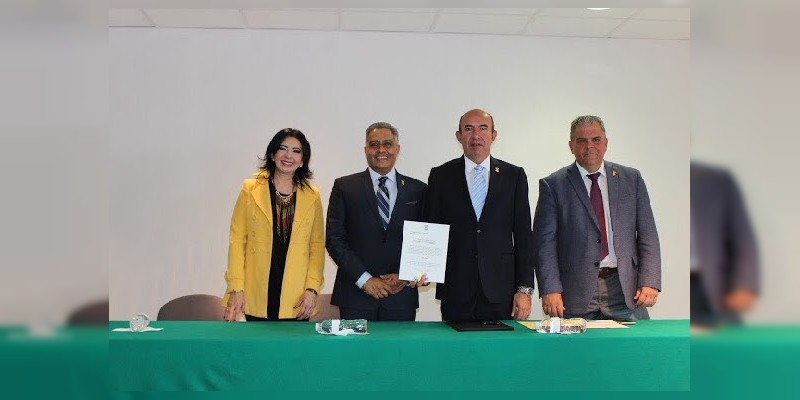 Alejandro Bustos Aguilar, nuevo rector de la Universidad Virtual del Estado de Michoacán 