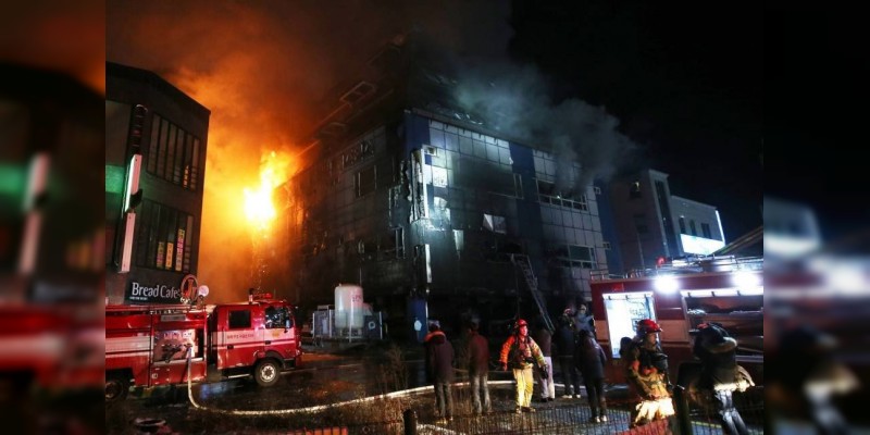 Incendio en un gimnasio de Corea del Sur deja 29 muertos 