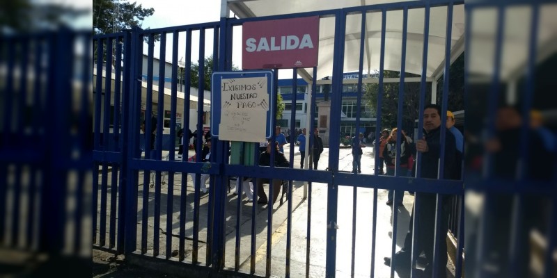 Asamblea de Trabajadores toma las instalaciones del Hospital Civil - Foto 1 