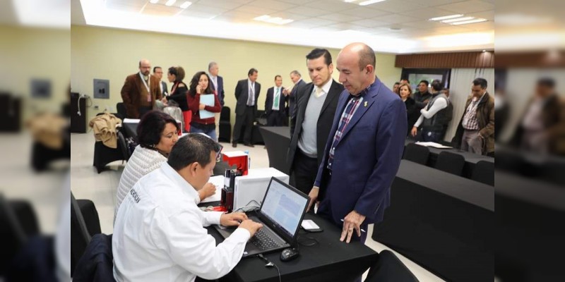 Con la credencialización se da certeza al usuario y se mejora la seguridad del personal: SEE 