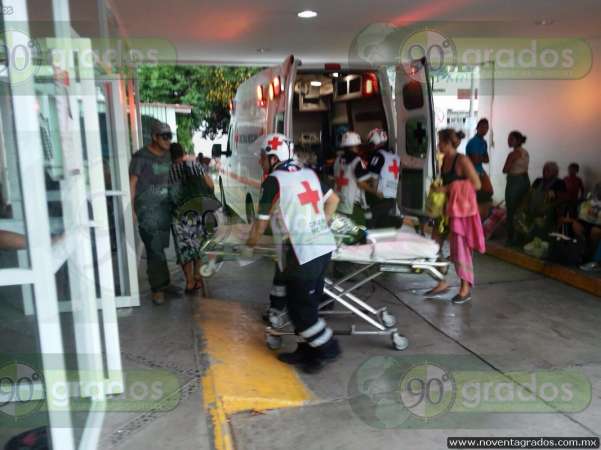 Se salva niño de morir tras caer a alberca, en Zihuatanejo, Guerrero‏ - Foto 0 