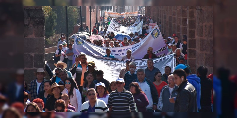 SUEUM Y SPUM realizan mitin frente a Palacio de Gobierno 