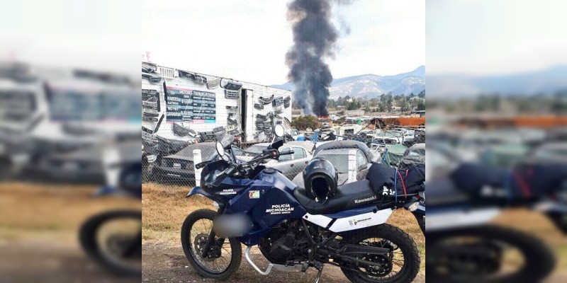 Se incendia corralón en Uruapilla - Foto 1 