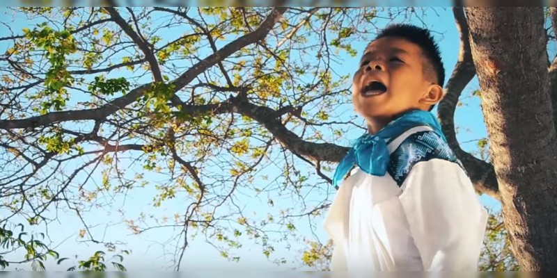 Ahora hasta en el antro la canción de Movimiento Naranja 