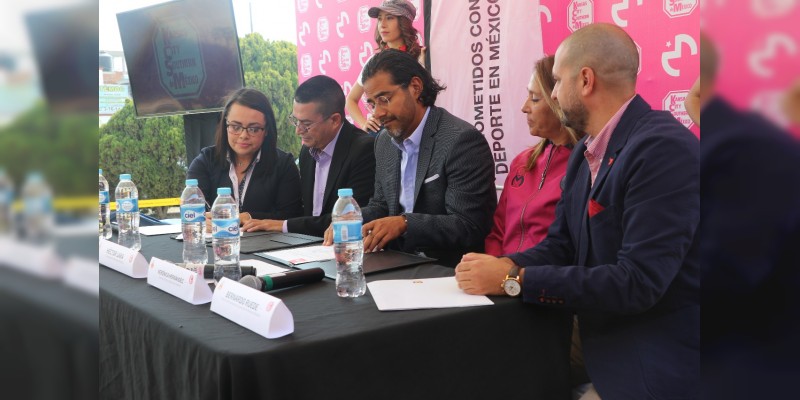 Firman convenio KCS de México y el equipo femenil de Monarcas Morelia - Foto 0 
