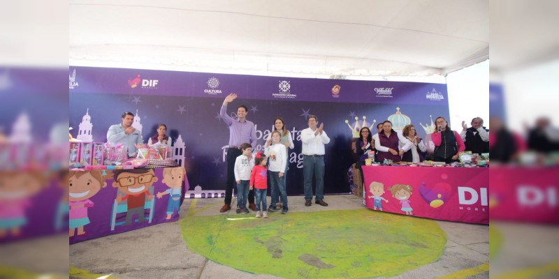 Alfonso Martínez encabeza entrega de regalos y sonrisas a niños de colonias vulnerables 