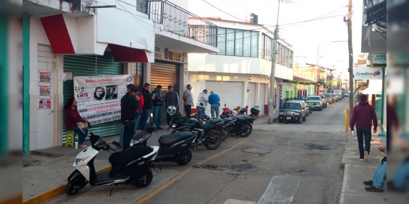 CNTE realiza tomas en oficinas de renta del estado - Foto 7 