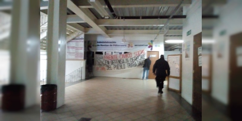 CNTE realiza tomas en oficinas de renta del estado - Foto 8 