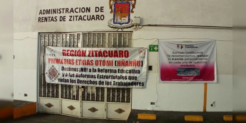 CNTE realiza tomas en oficinas de renta del estado - Foto 9 