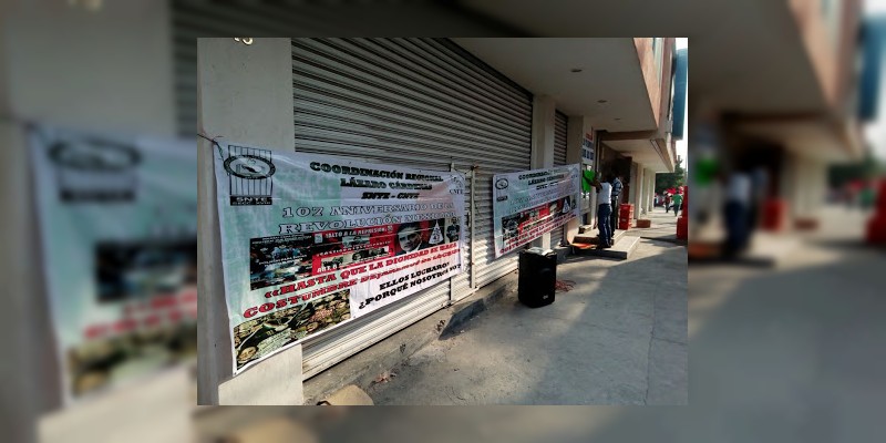 CNTE toma oficinas de rentas en Michoacán 