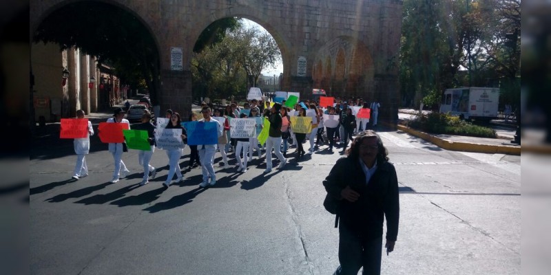 Estudiantes Nicolaitas marchan a Palacio de Gobierno, exigen clases - Foto 2 
