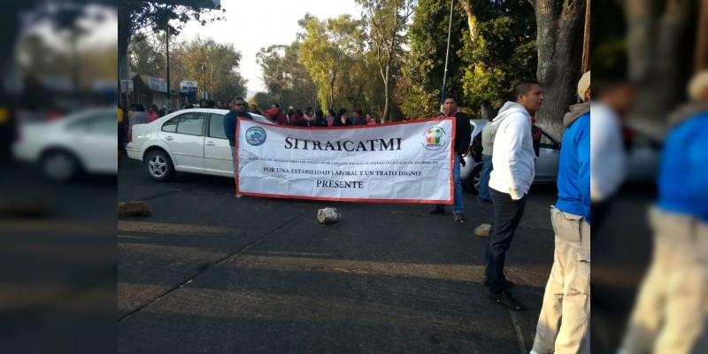 Integrantes del FESEMSS bloquean avenida Ventura Puente y Acueducto - Foto 3 