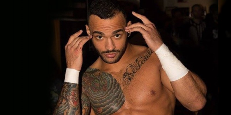 Ricochet firma con WWE 