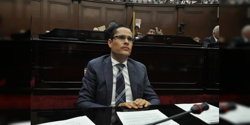 Hasta que haya dictámenes, se citará a sesión, responde Villegas Soto a solicitud de Moncada Sánchez 