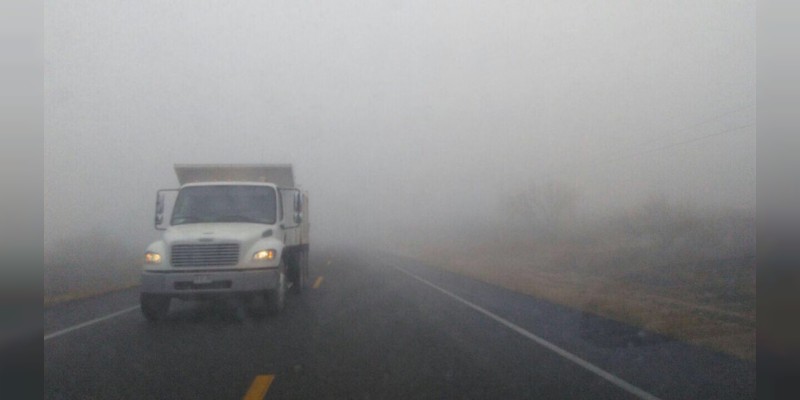 Carretera Saltillo-Monterrey amanece con malas condiciones climáticas  